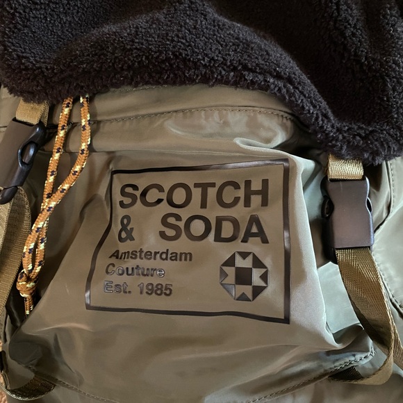 Unisex bag pack. Excellent condition, only used few times
